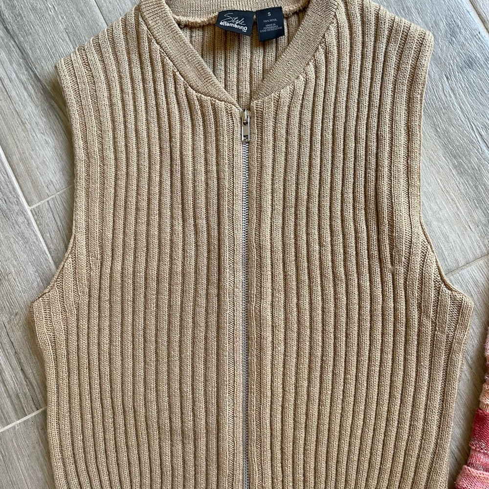 Sweater vest